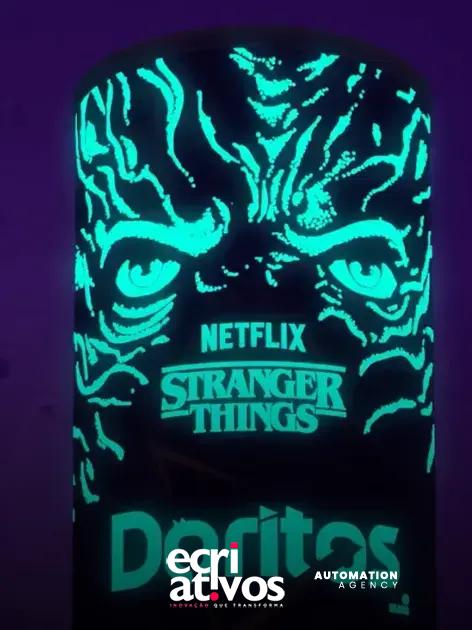 Doritos lança embalagem Stranger Things com tinta que brilha no escuro